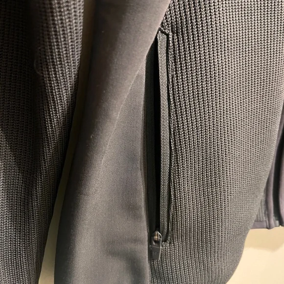 Women’s Large Fabletics Pace Knit Jacket
In Charcoal - Picture 6 of 9